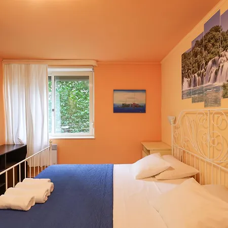 Zorica - 2 Bedroom In Centar Задар